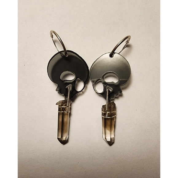 Silver💀Skull Earrings - Picture 11 of 14